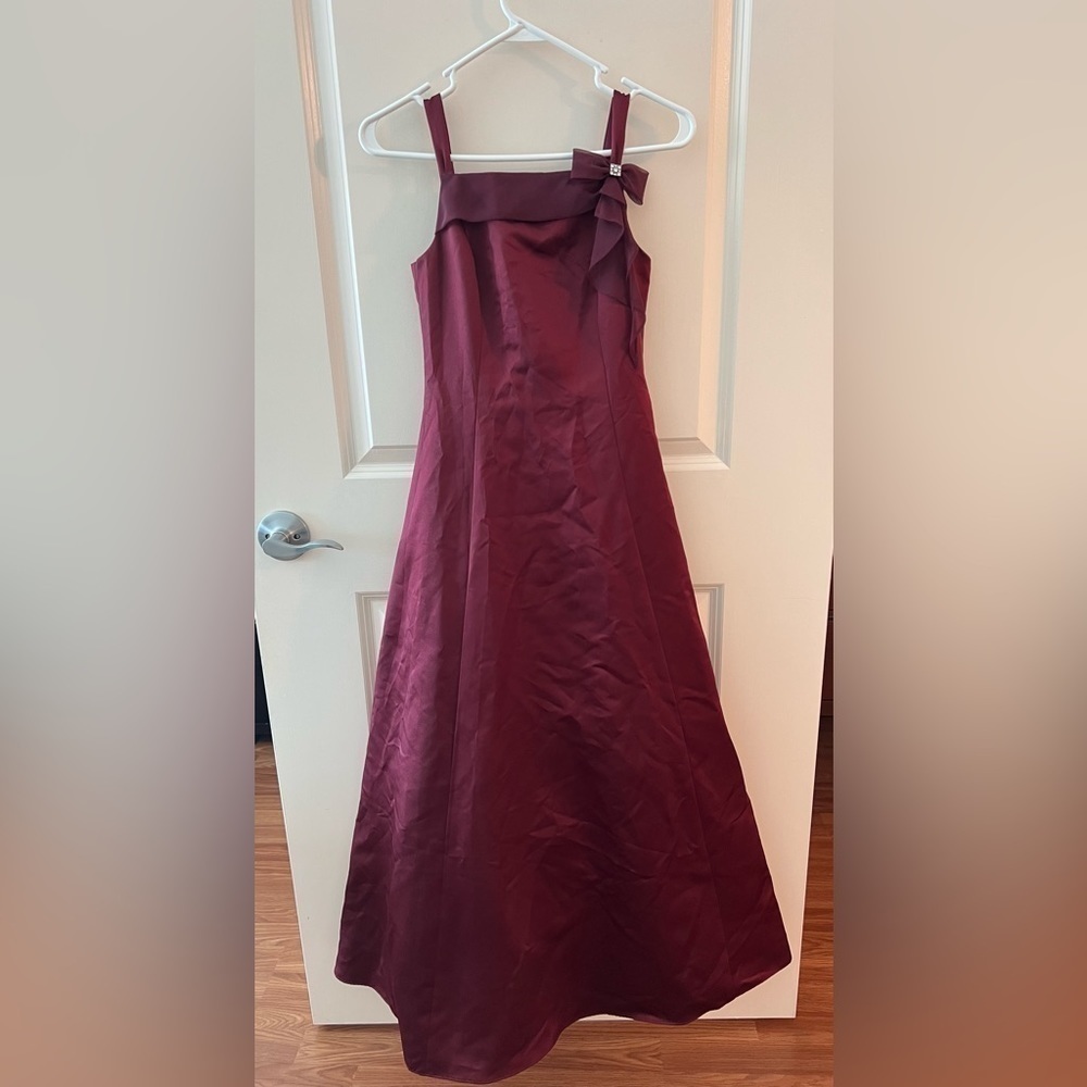 David's Bridal Maxi Dress Size:12 Wine